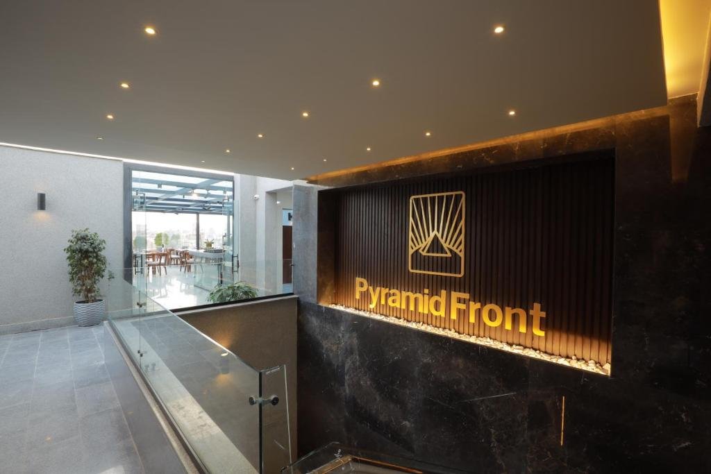 Pyramid Front Hotel