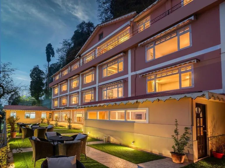 Summit Oakden Resort & Spa
