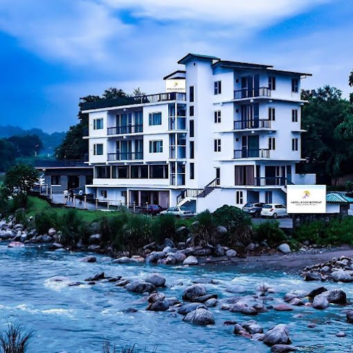 Hotel River Retreat