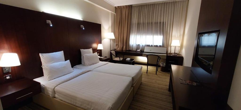 Aavri Hotel