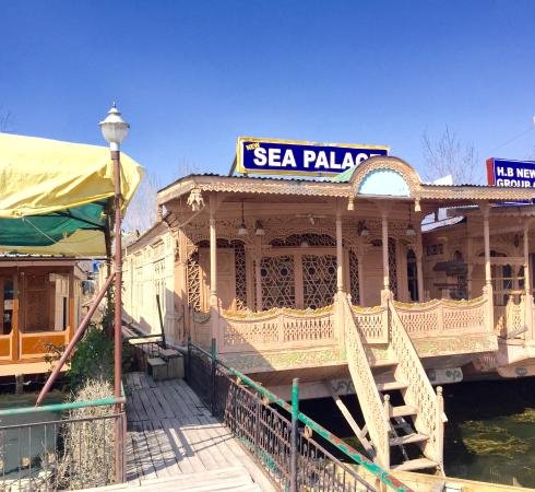 New Sea Palace Houseboats